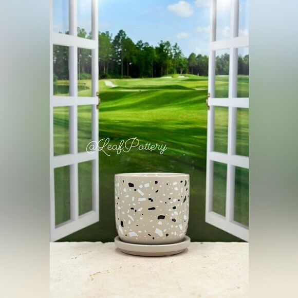 Chorris (SM) Beige/Black Ceramic Planter Pot with Saucer Attached - Picture 1 of 8